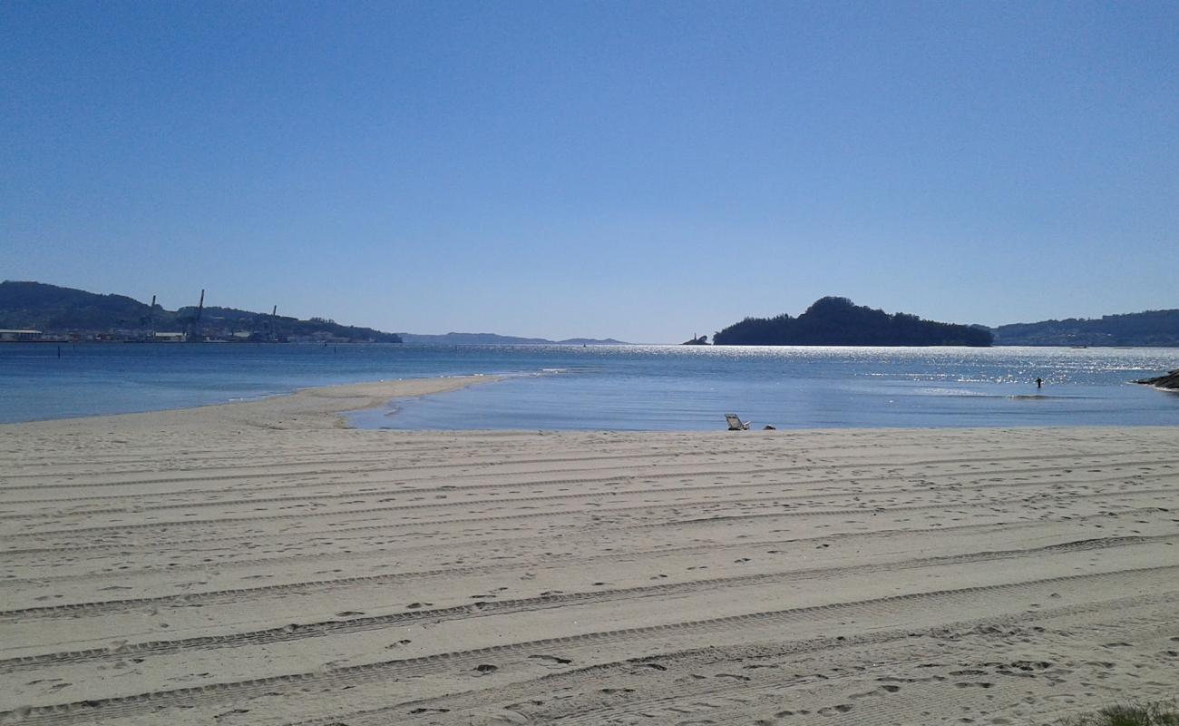 Foto de Praia de Lourido con arena blanca superficie