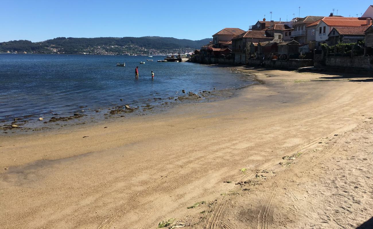 Foto de Praia do Padrón con arena brillante superficie