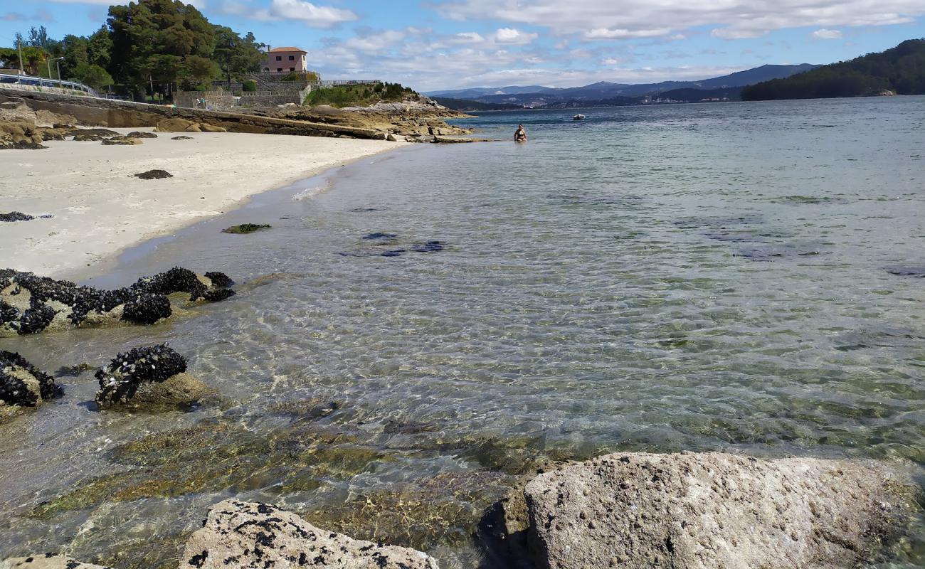 Foto de Praia do Covelo con arena fina blanca superficie