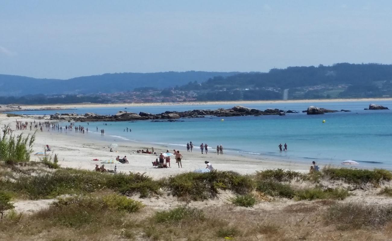 Foto de Area da Cruz beach con arena fina blanca superficie