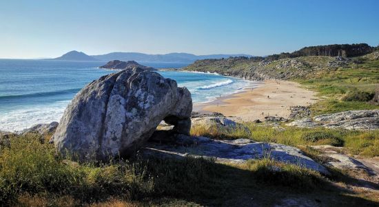 Praia do Castro de Baroña