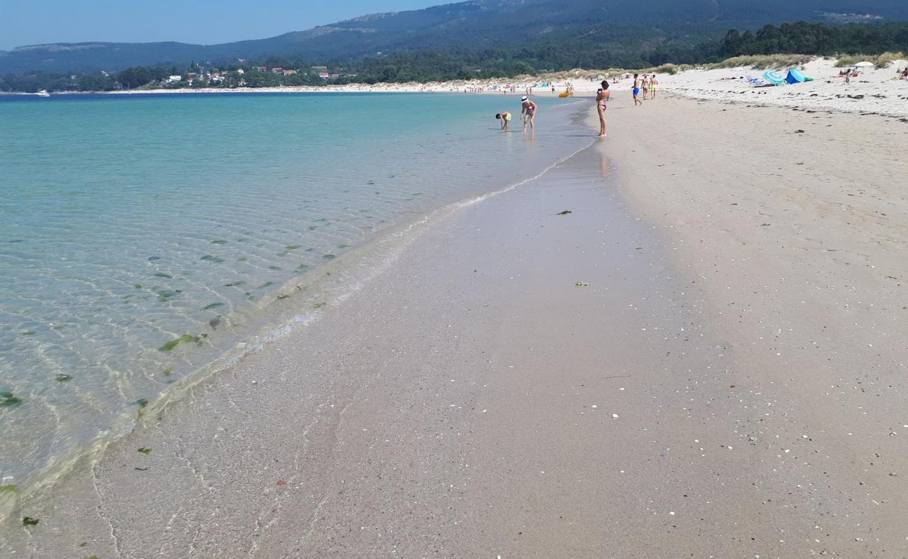 Foto de Playa de Aguieira con arena fina blanca superficie