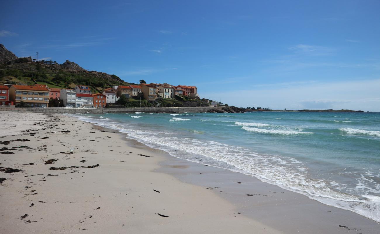 Foto de Praia do Pindo con arena fina blanca superficie