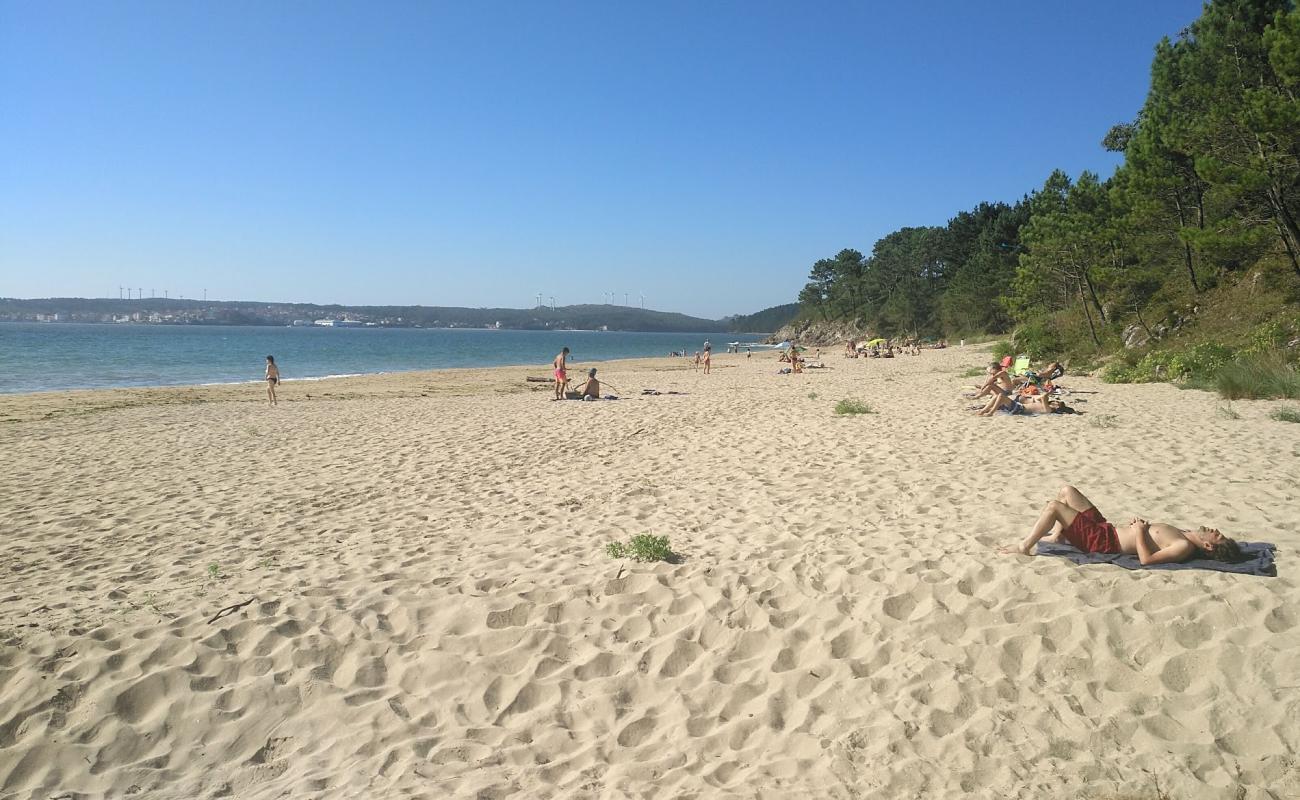 Foto de Praia Barreira con arena fina blanca superficie