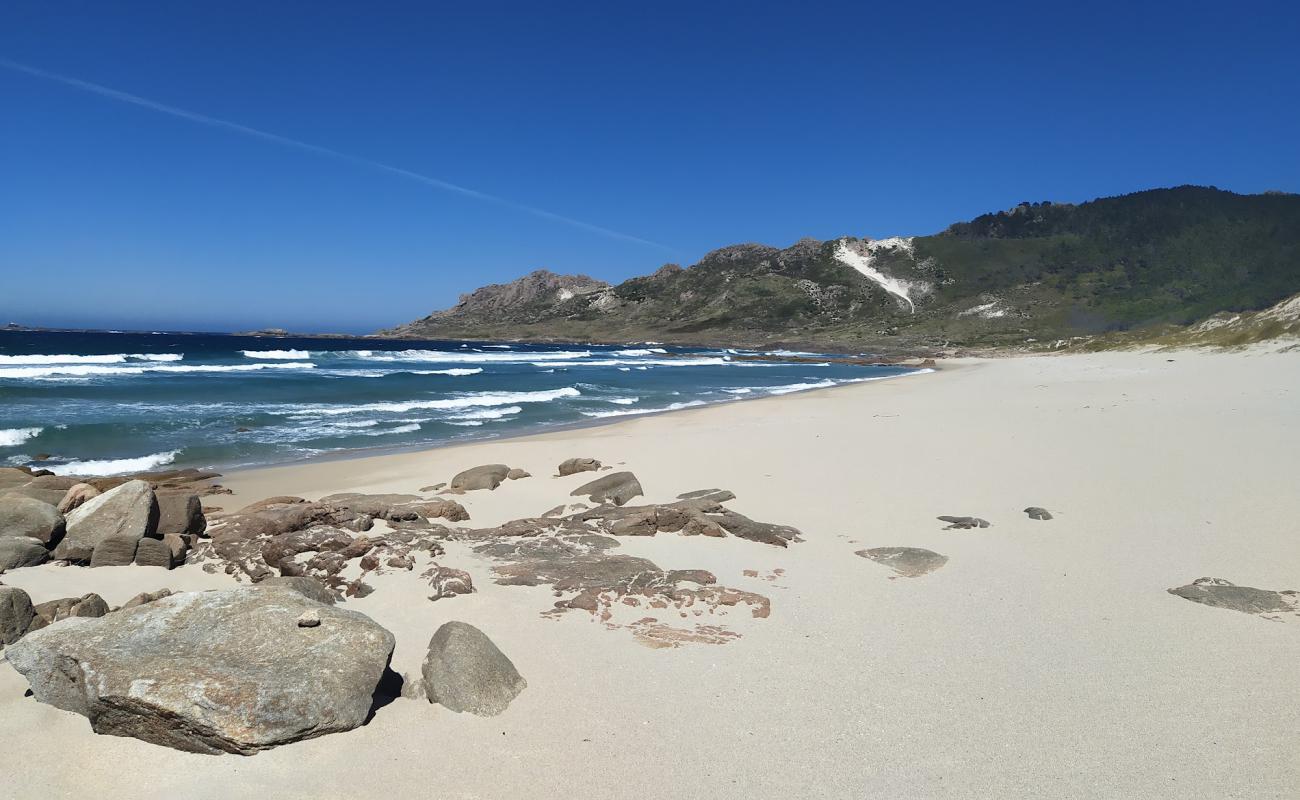 Foto de Playas de Trece con arena blanca superficie