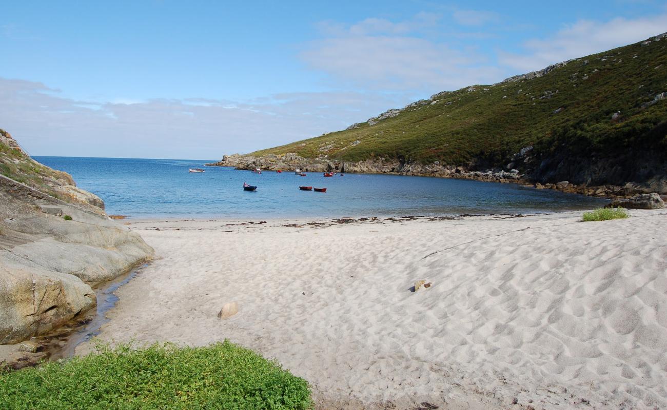 Foto de Praia da Barda con arena blanca superficie