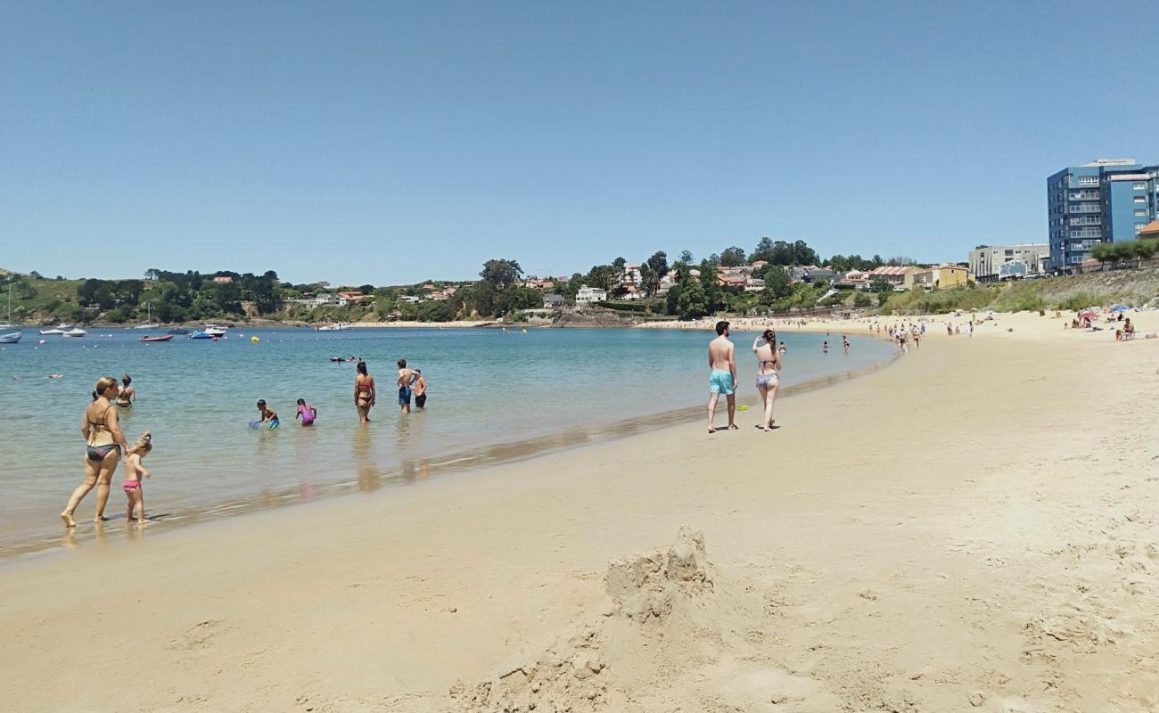 Foto de Playa Mera con brillante arena fina superficie