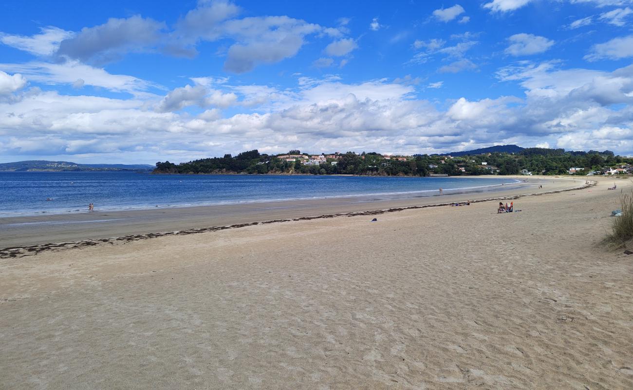 Foto de Praia de Mino con arena blanca superficie