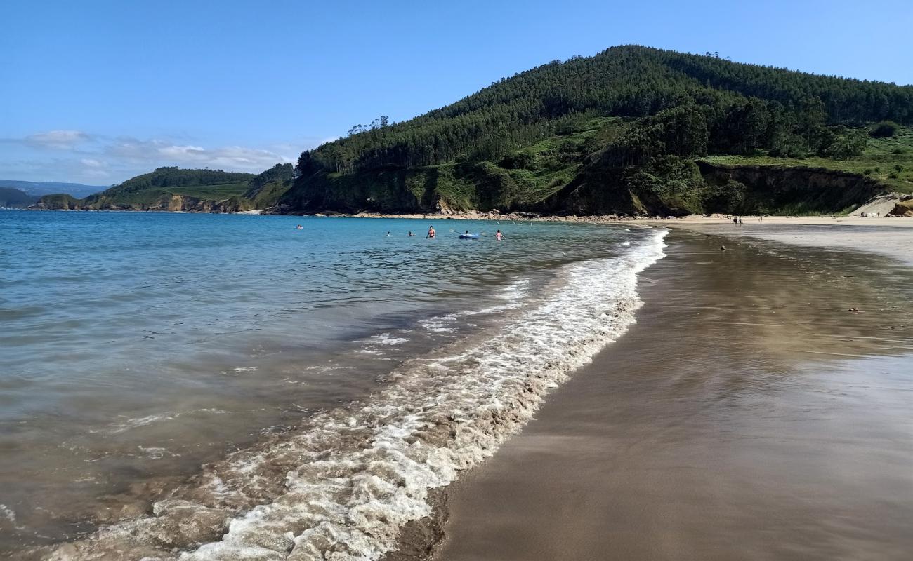 Foto de Praia de Basteira con arena fina blanca superficie