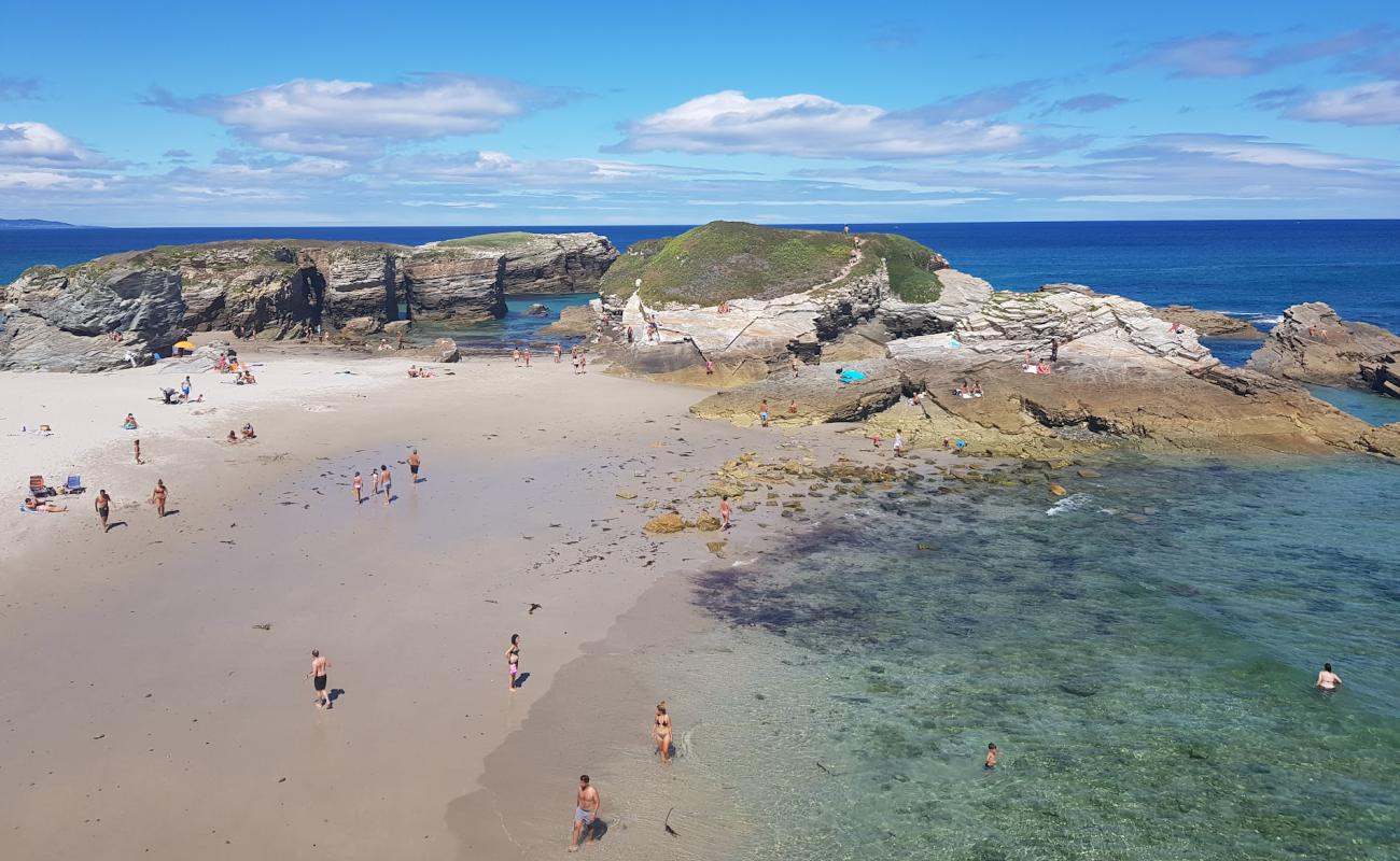 Foto de Praia das Illas con arena blanca superficie