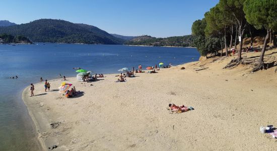 Playa del embalse