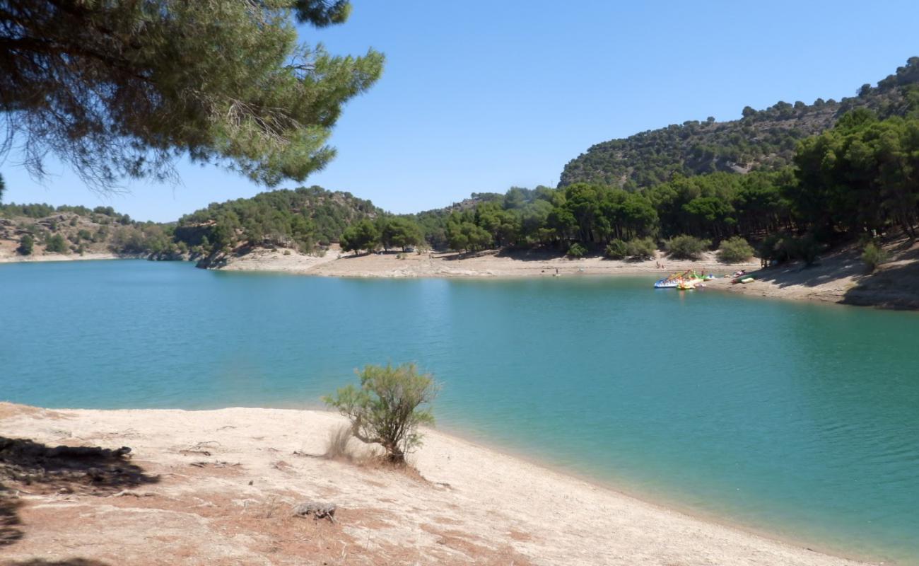 Foto de Playa Ardales con arena brillante superficie