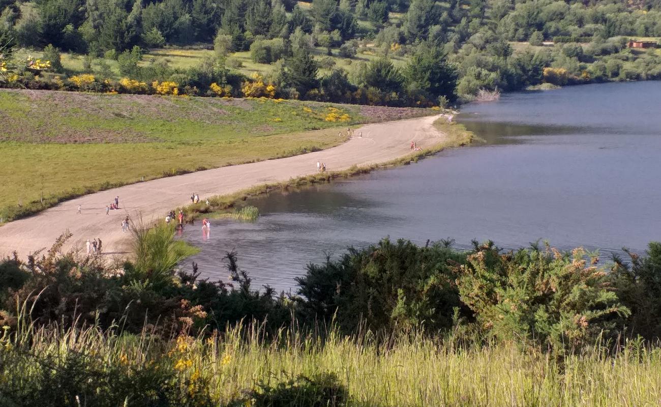 Foto de Praia das encrobas con hierba superficie