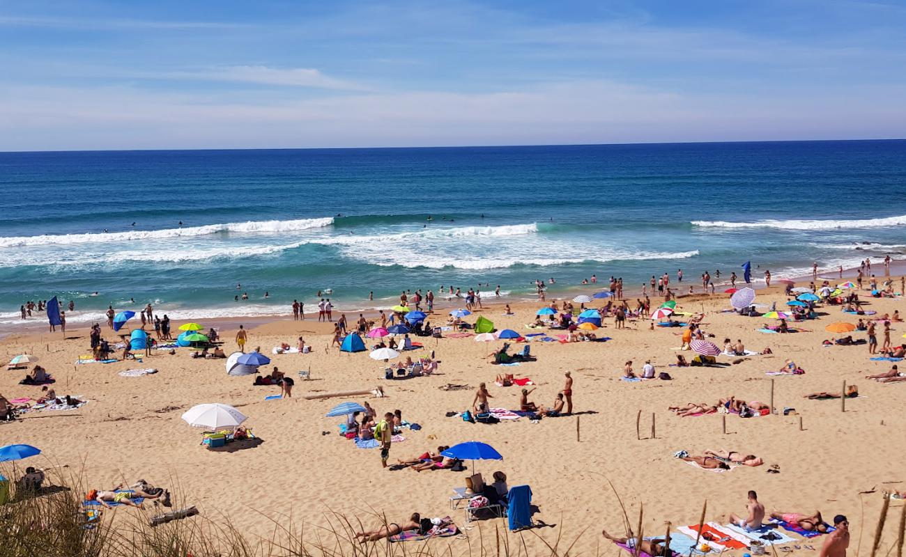 Foto de Playa De Valdearenas con arena brillante superficie