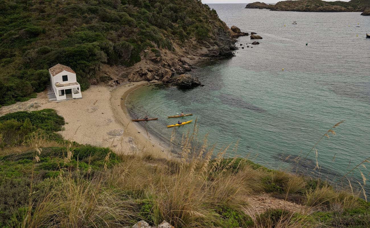 Foto de Cala En Vidrier con arena brillante superficie