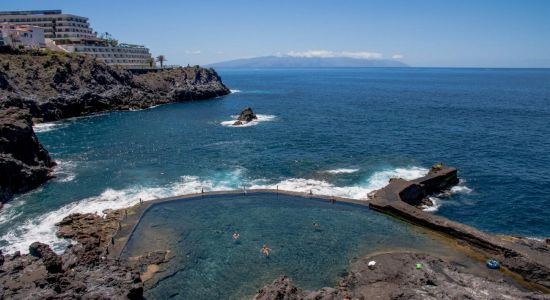 Piscina Natural Acantilado de Los Gigantes Beach