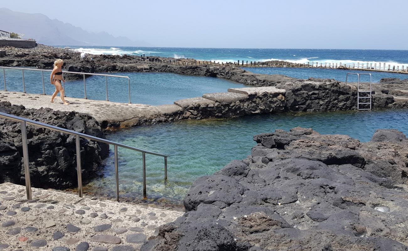 Foto de Piscinas Naturales Las Salinas Beach con hormigón superficie