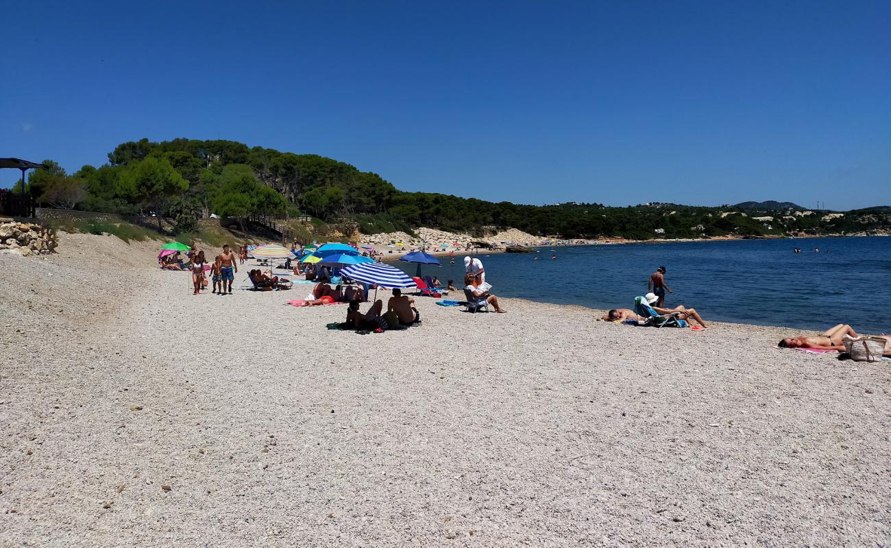 Foto de Perello Beach con guijarro fino claro superficie