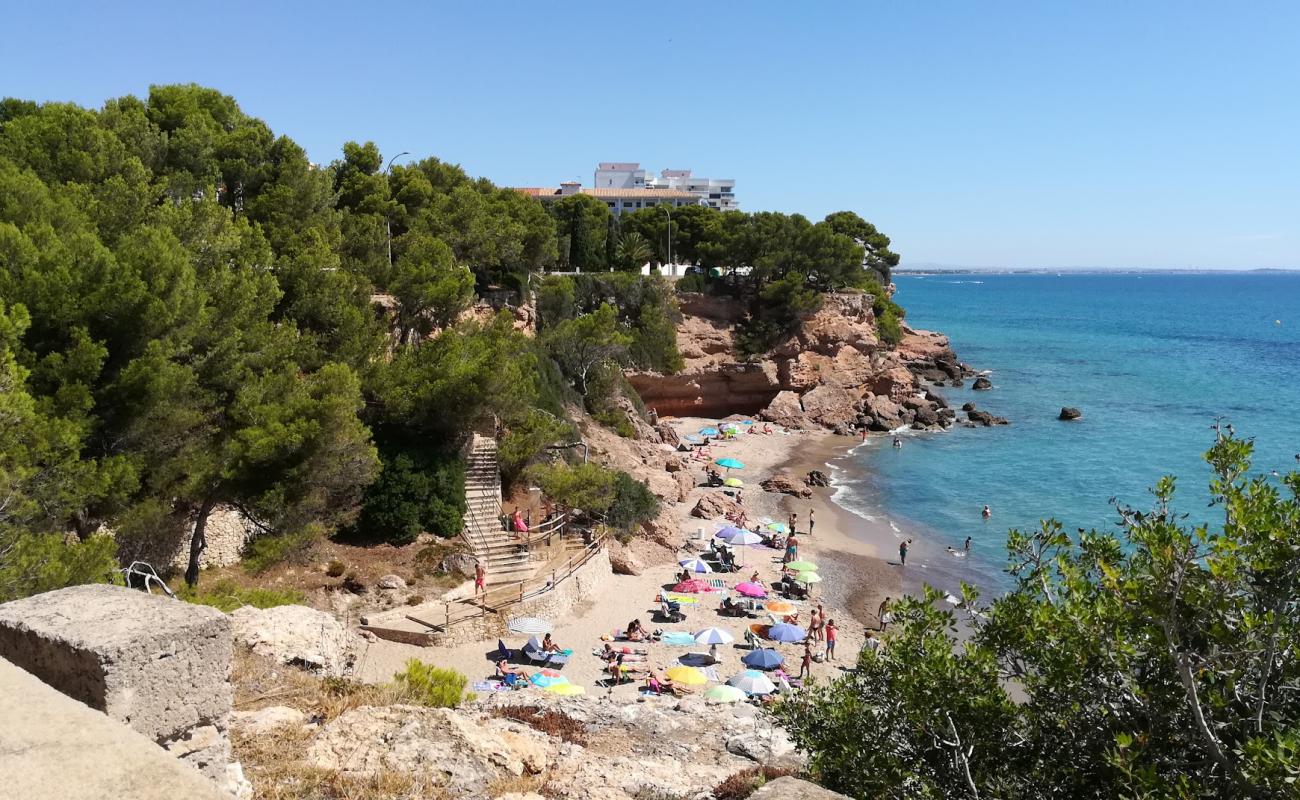 Foto de Cala Misteri Beach con arena brillante superficie