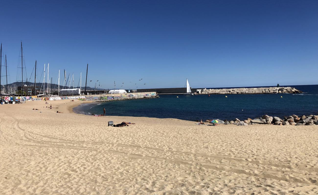 Foto de Marina Beach con arena brillante superficie