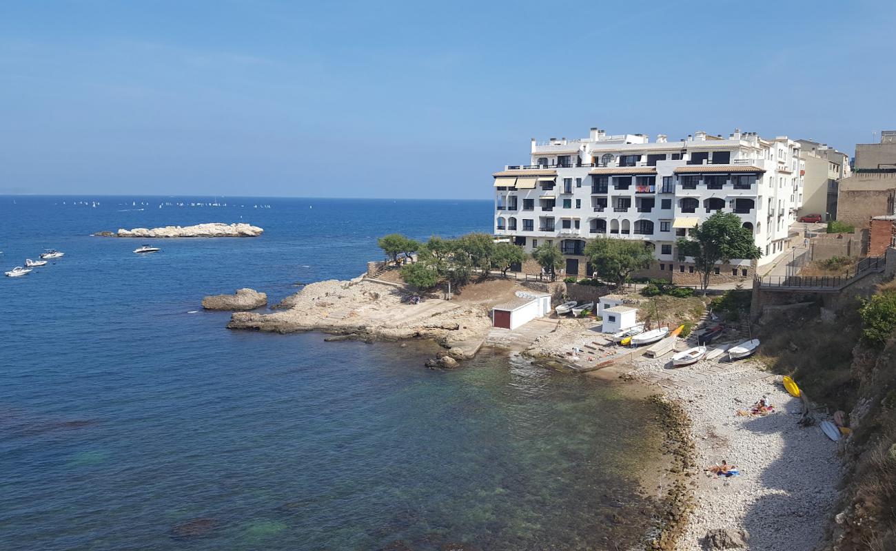 Foto de Cala de la Creu Beach con piedra superficie