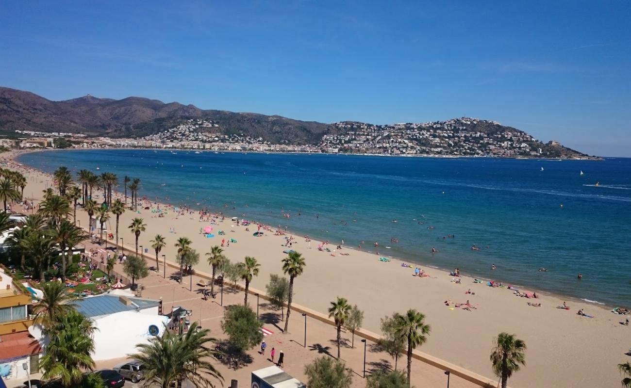 Foto de Santa Margarida Beach con arena brillante superficie