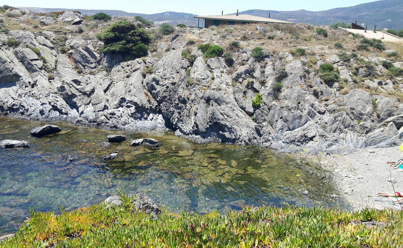 Foto de Raco d'en Senes Beach con piedra superficie