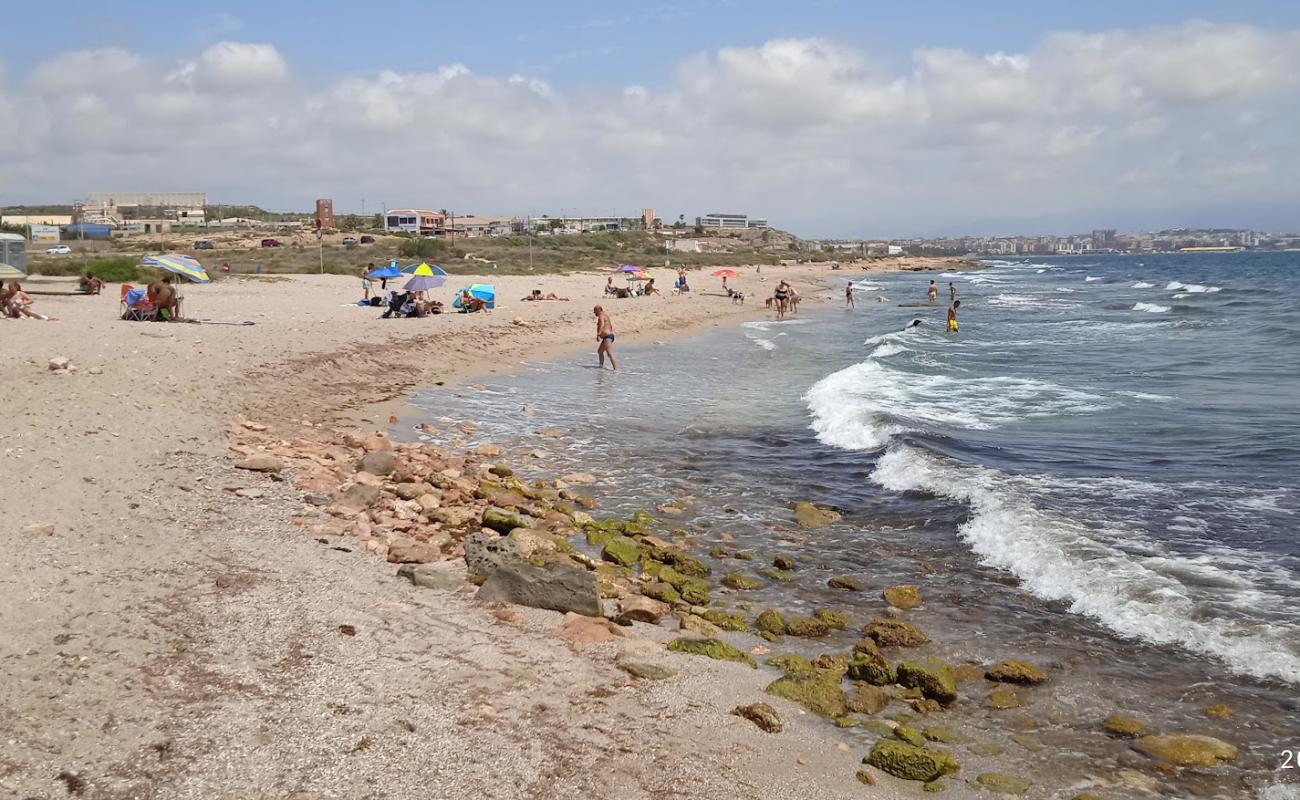 Foto de Agua Amarga Beach con arena brillante superficie