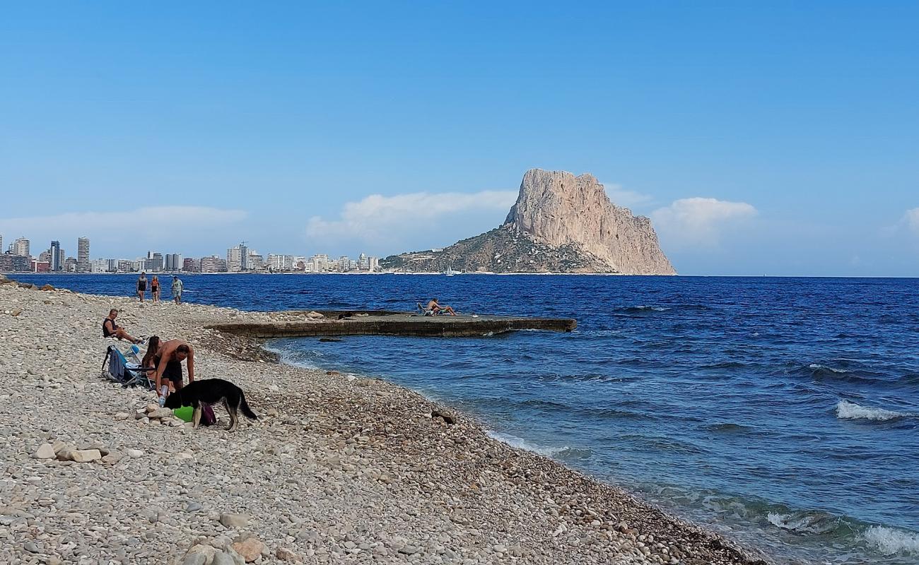 Foto de Cala Les Urques Beach con guijarro ligero superficie