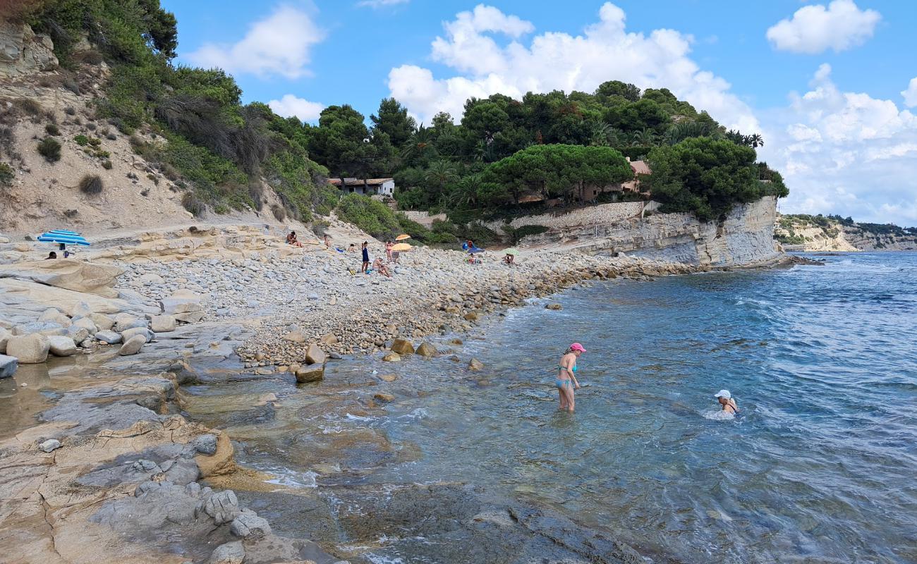 Foto de Cala Llobella Beach con piedra superficie