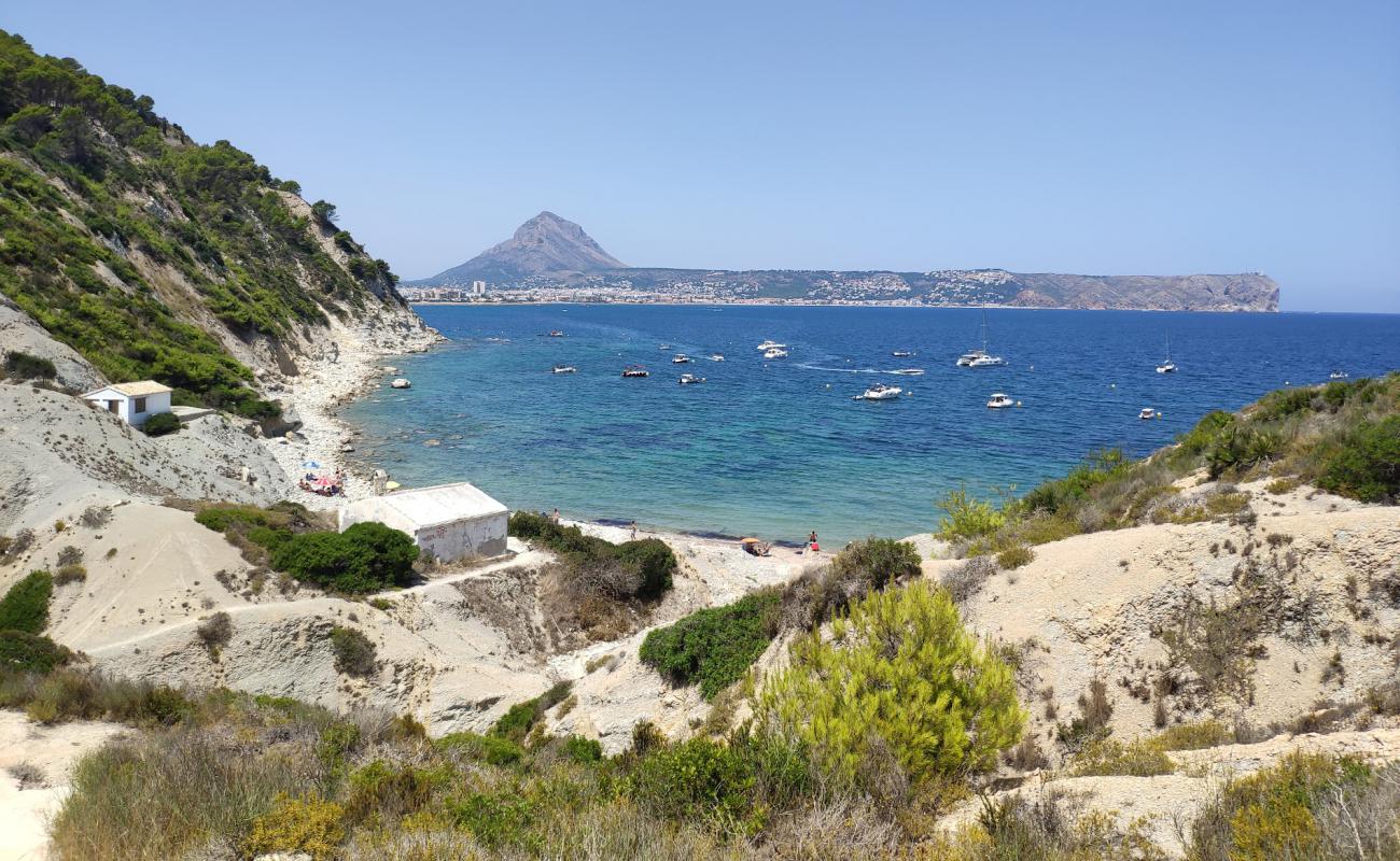 Foto de Cala Sardinera Beach con piedra superficie