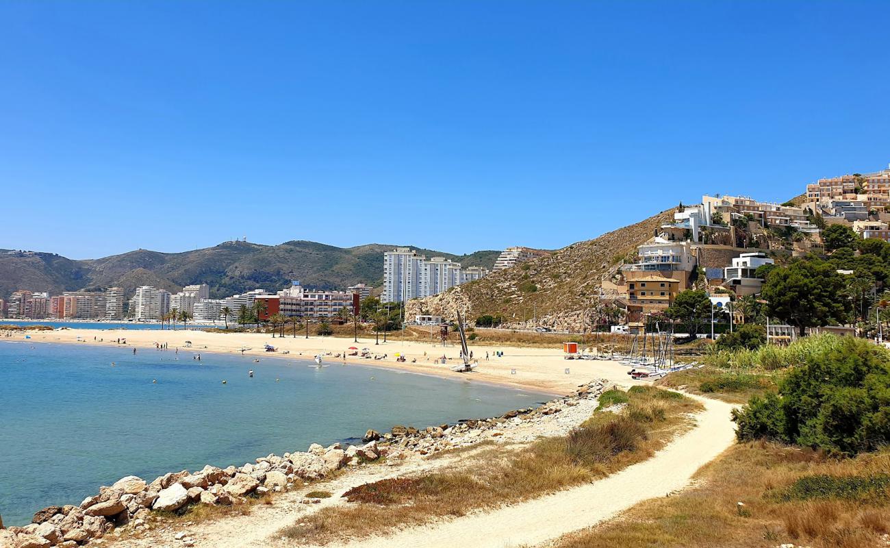 Foto de Cap Blanc Beach con arena brillante superficie