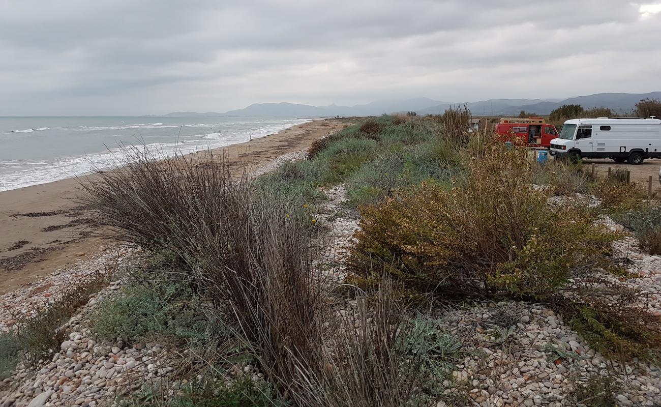 Foto de Sud de Torreblanca Beach con arena gris y guijarros superficie