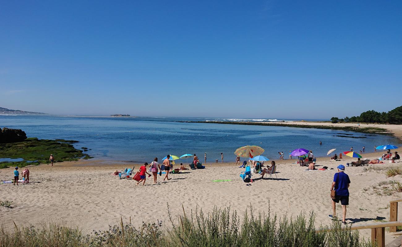 Foto de Camposancos Beach con arena brillante superficie