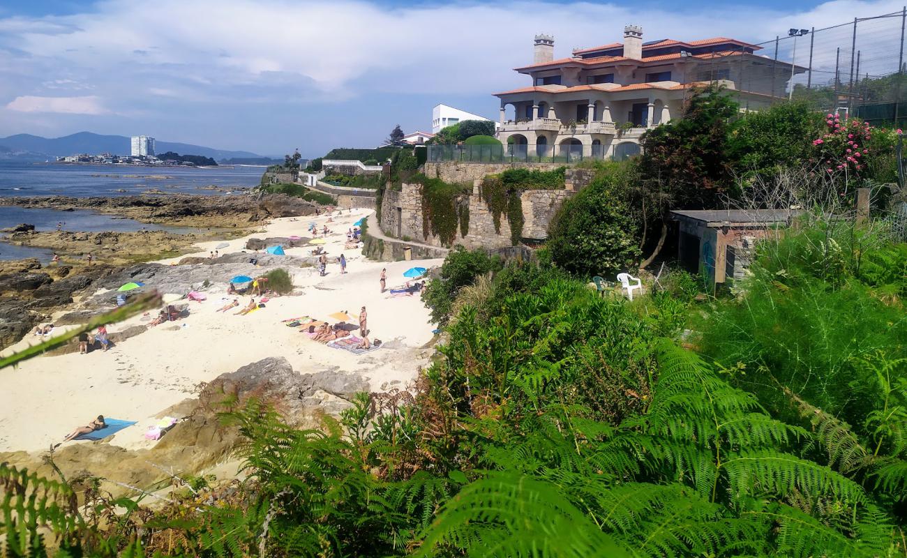 Foto de Buraca Beach con arena brillante superficie