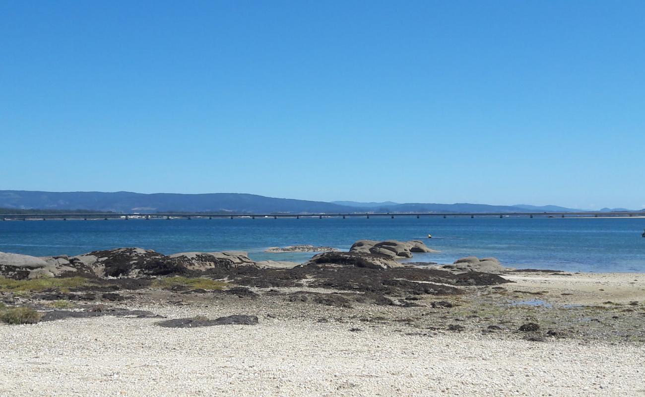 Foto de Aguillon Beach con guijarro fino claro superficie