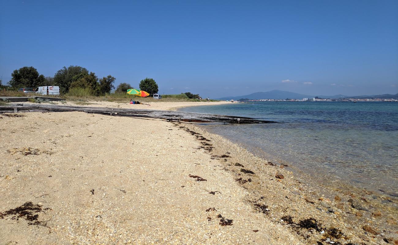 Foto de Riason Beach con guijarro fino claro superficie