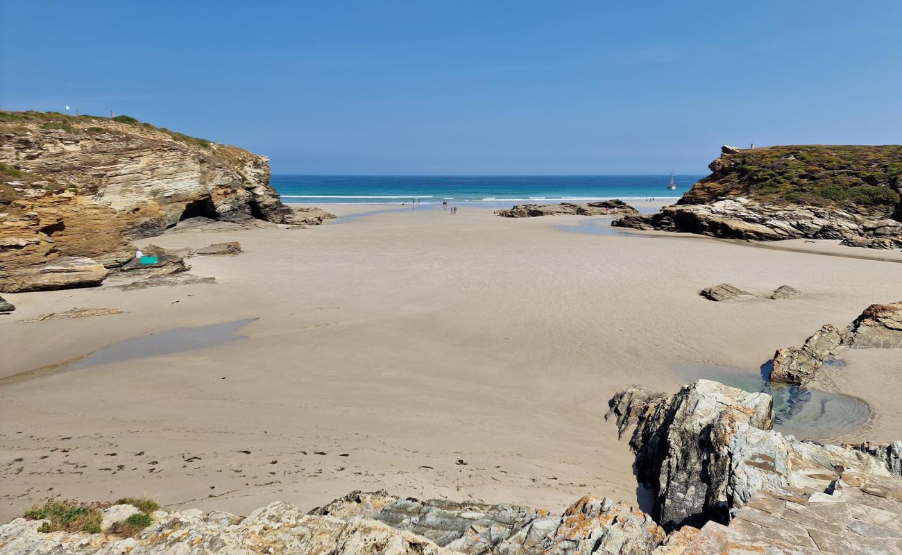 Foto de Esteiro Beach con arena brillante superficie