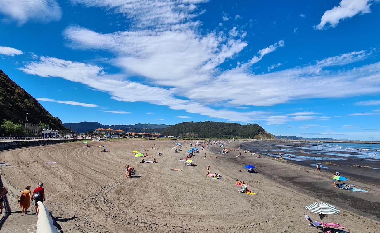 Foto de Quebrantos Beach con arena gris superficie