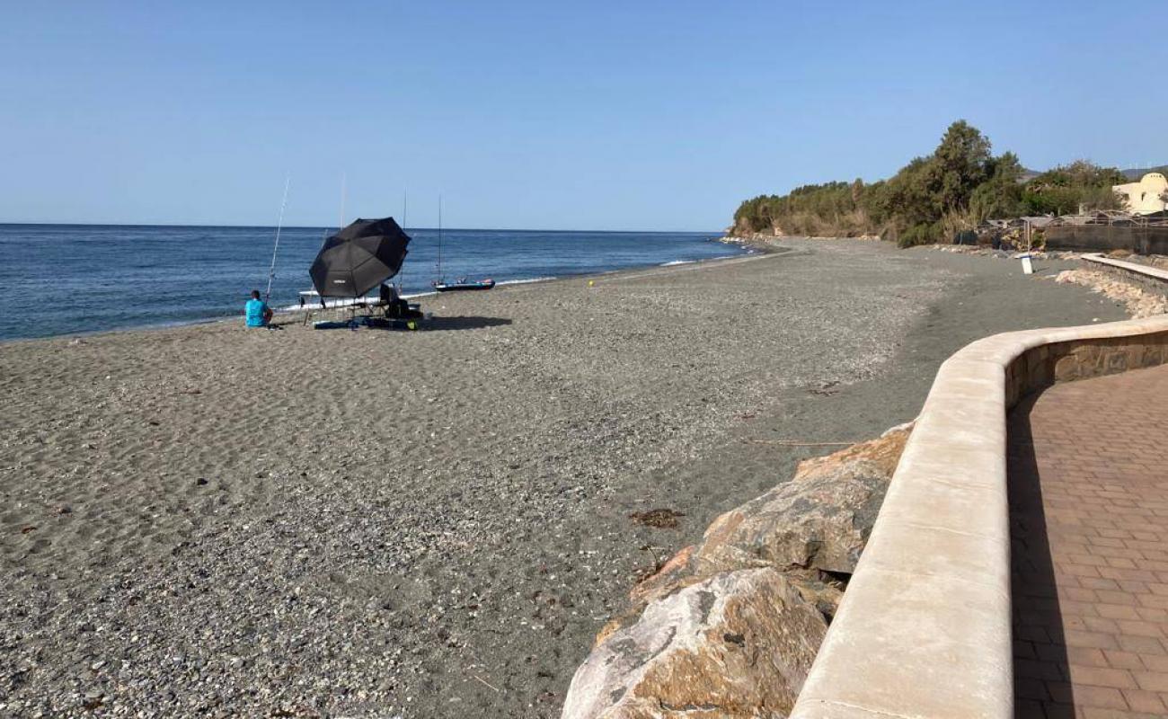 Foto de Castillo de Banos Beach con guijarro fino gris superficie