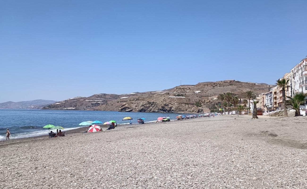 Foto de Rabita Beach con guijarro fino gris superficie