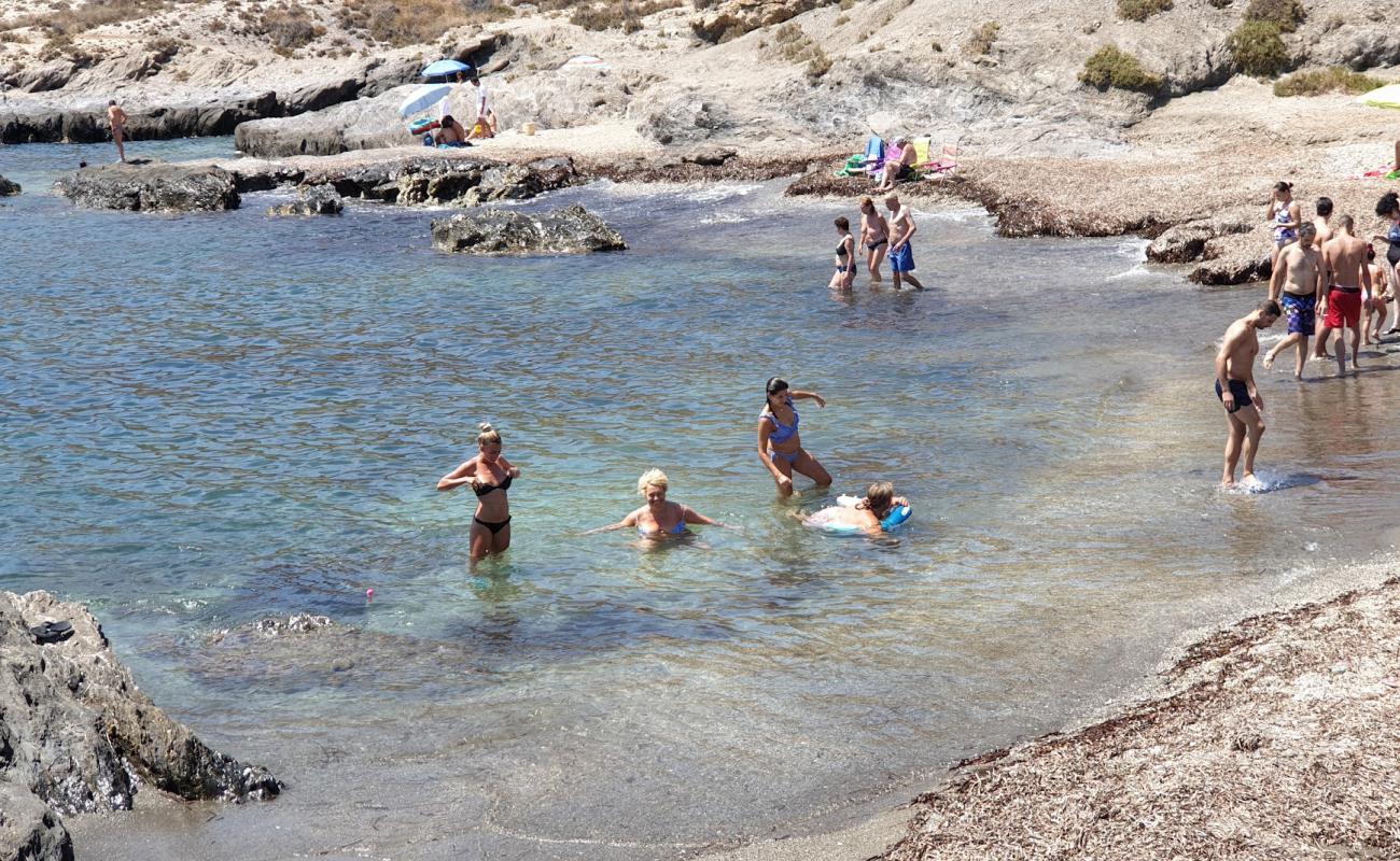 Foto de Cala Cristal Beach con guijarro fino gris superficie