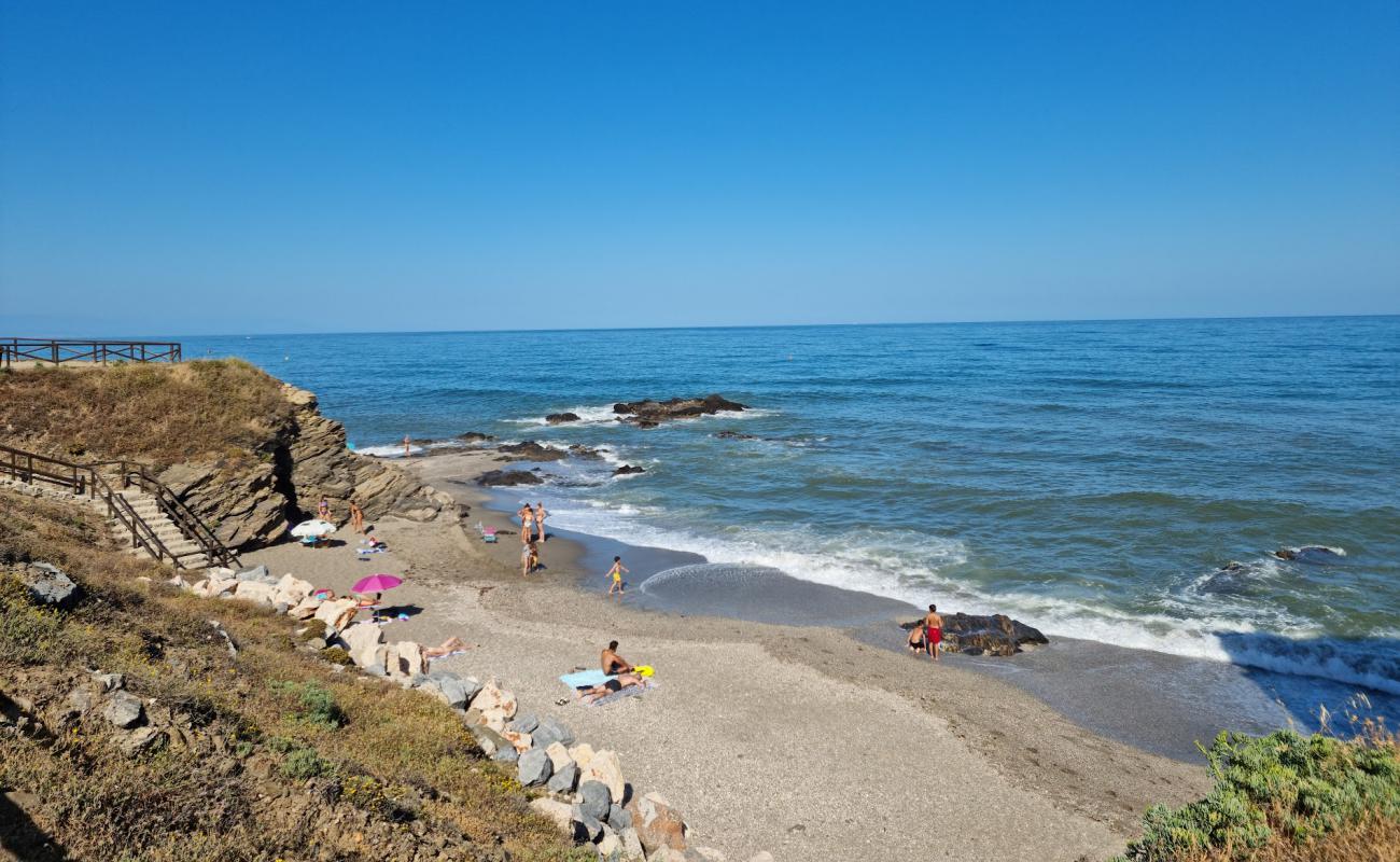 Foto de Penon Del Cura Beach con arena gris superficie