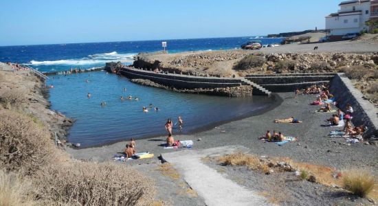 Piscina natural La Jaca Beach