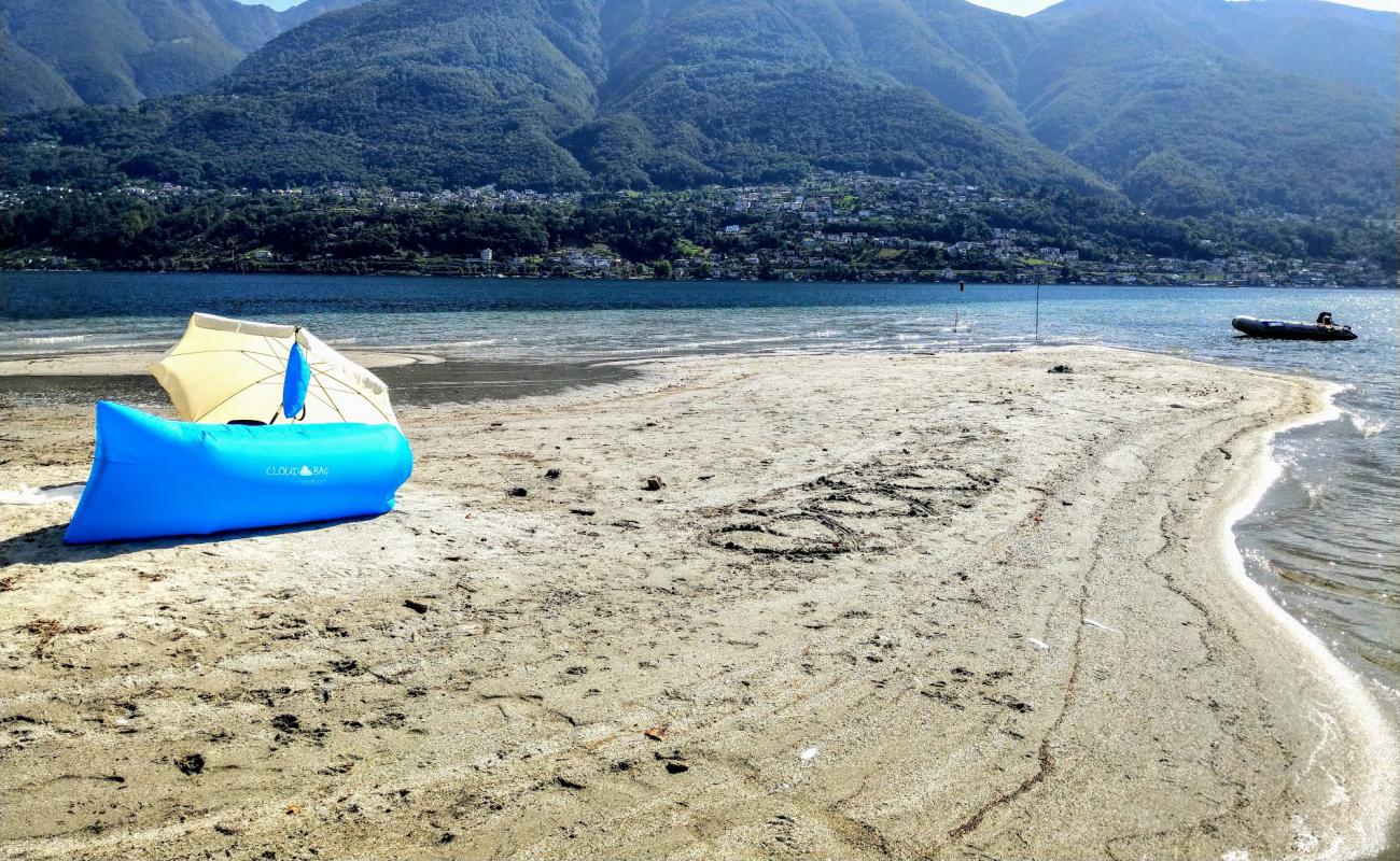 Foto de Locarno spiaggia con arena brillante superficie