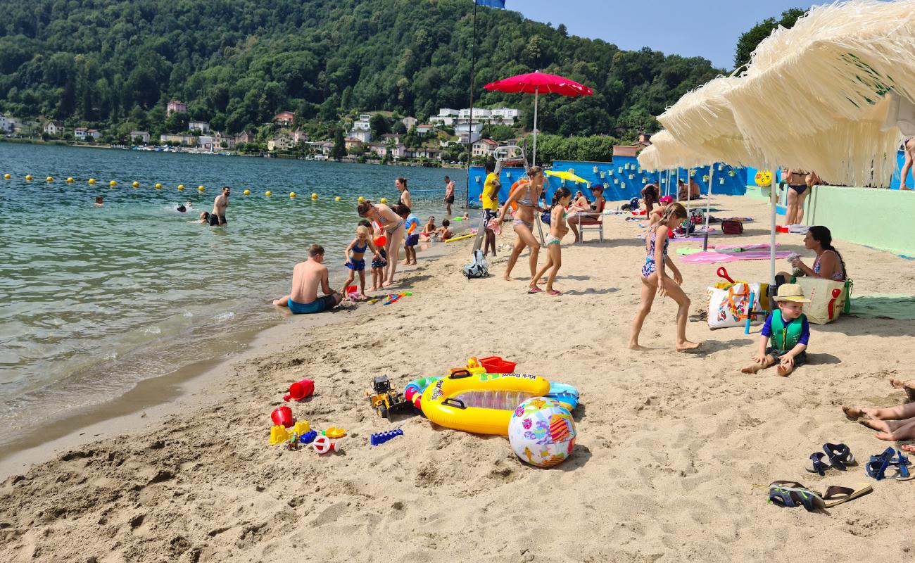 Foto de Strandbad Bonigen con hierba superficie