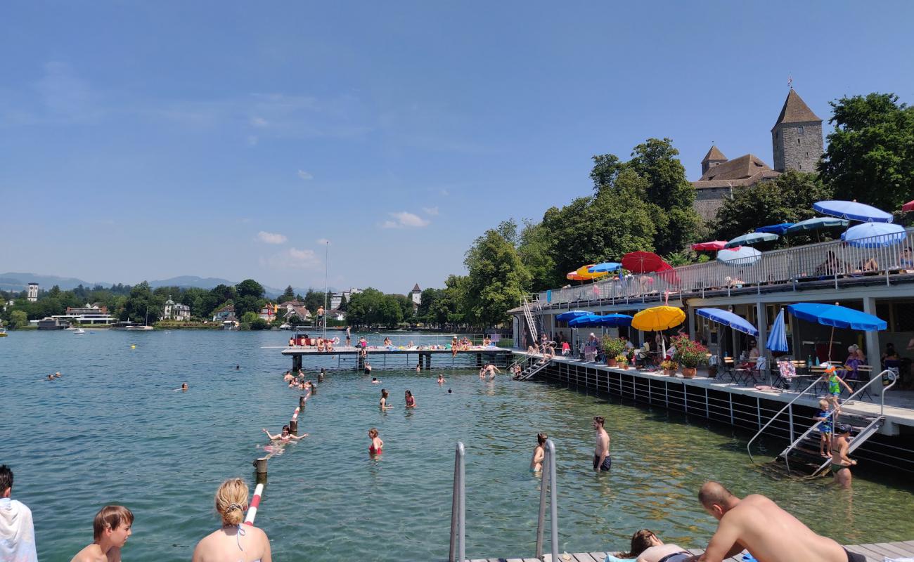 Foto de Playa de Seebad Rapperswil con hormigón superficie