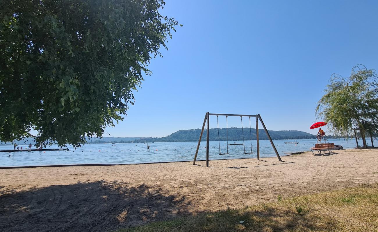 Foto de Plage de La Neuveville con arena brillante superficie