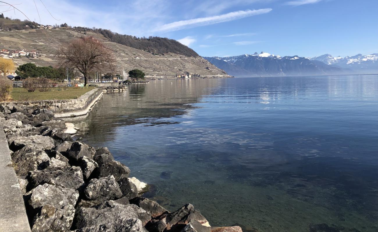 Foto de Plage de Perroy II con piedra superficie