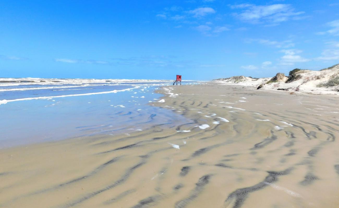 Foto de Playa de Sao Simao con arena brillante superficie